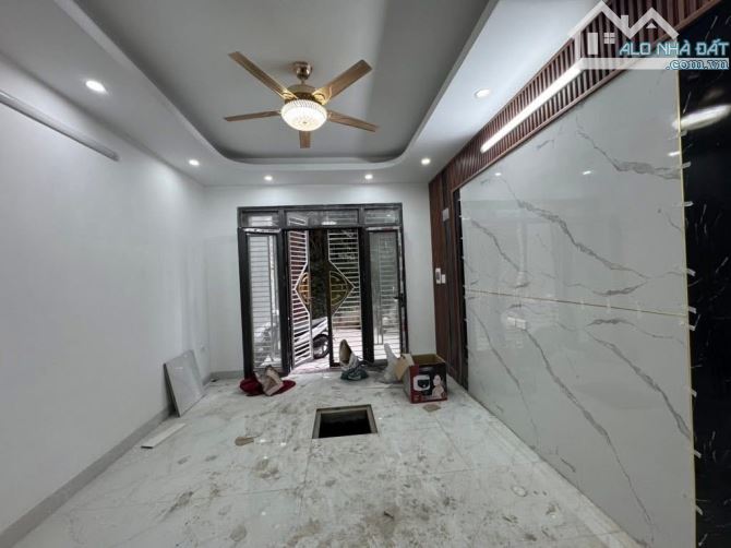 Bán nhà Phường Việt Hưng 32m-5tầng-4tỷ790tr