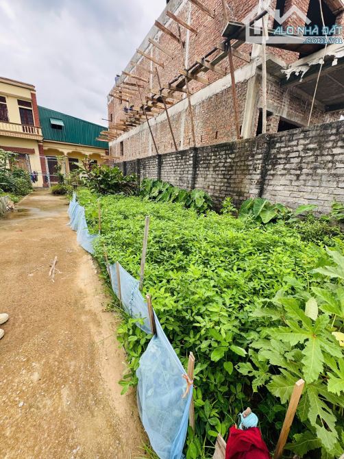 Mảnh đất tài chính vừa. Phải thôn Văn Hoàng