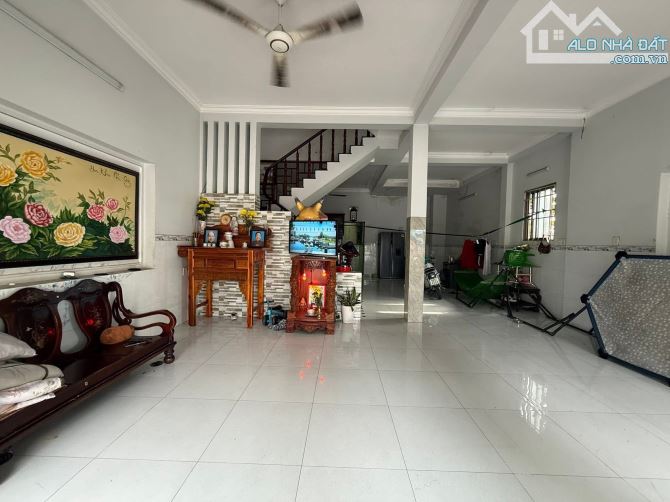 NHÀ Ở NGAY 3 TẦNG, 83.8M2 ( 6.8 x 12.3 ) FULL THỔ, NHỈN 4 ĐỒNG