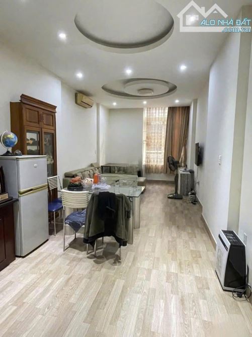 Cho thuê nhà ngõ Đội Cấn 30m2 x 4 tầng MT3m2 giá 12tr/tháng