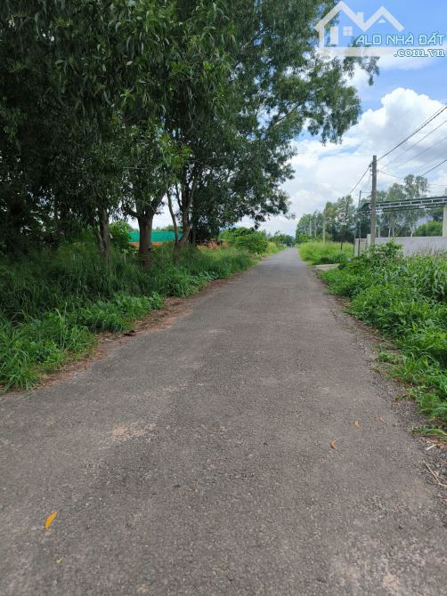 Bán 200m2 thổ cư (ngang 10 dài 20m) KP4,Hắc Dịch