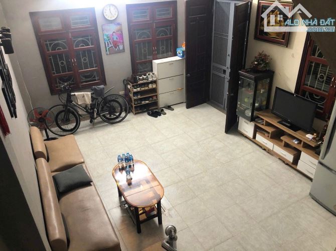 Cho thuê nhà ngõ phố Tam Trinh Hoàng Mai 30m x 4 tầng, giá 7.5tr/tháng