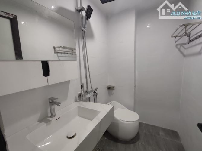 Bán nhà Văn Chương  gần phố gần hồ nhà mới koong  2 thoáng 43m 6 tầng thang máy giá 9.3