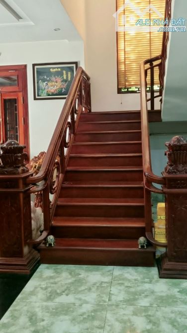 🎉🎉TÒA NHÀ 3 TẦNG NHƯ BIỆT THỰ LÔ GÓC 2 MẶT TIỀN FULL NỘI THẤT GỖ CAO CẤP.