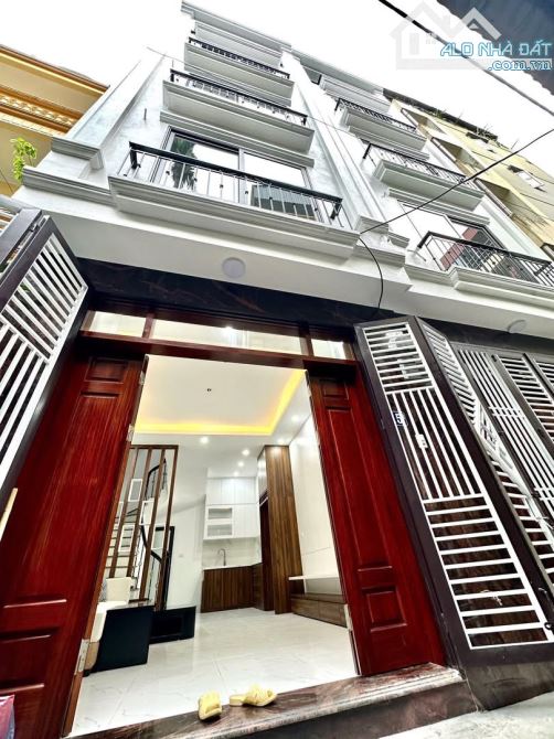 Nhà Mới - Xuân La Tây Hồ 39m2 Chỉ hơn 8 tỷ - Full Nội Thất  Gần Oto
