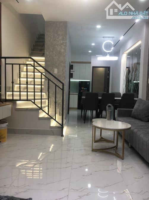 Bán nhà Tân Bình đường Âu Cơ 2 tầng mới 40m2 chỉ 5.65 tỷ