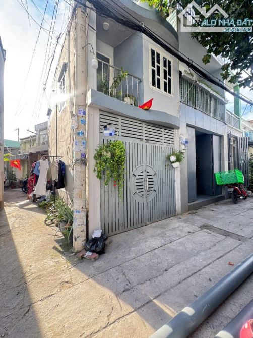 Chỉ 2 tỷ 580 triệu có nhà 1 lầu sổ hồng riêng đường 5m lê văn khương q12