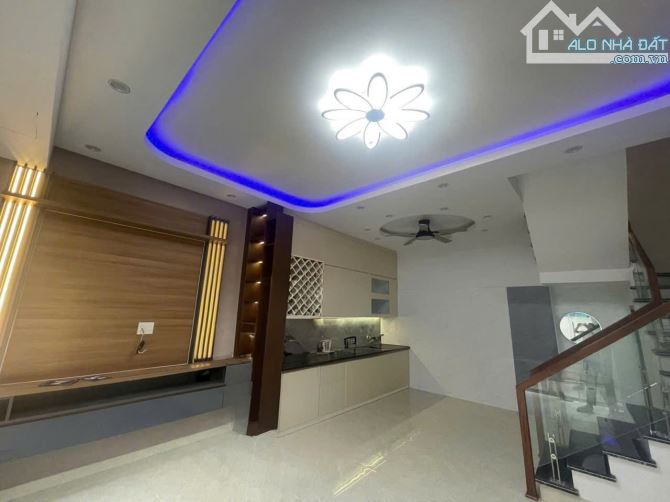 Cho thuê nhà riêng mặt ngõ độc lập 4 tầng mới tinh ở Hồ Sen - Lê Chân - Hải Phòng