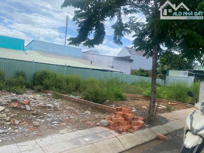 BÁN ĐẤT NGAY THỊ TRẤN TÂN TÚC BÌNH CHÁNH NHỰA 7M 50M2 2TY650 CÓ BỚT LỘC SÁT TRƯỜNG HỌC