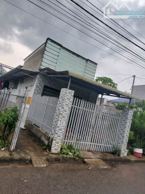 Di cư! Cần bán gấp căn nhà cấp 4 với 6P trọ ở gần KCN Linh Trung 3 ( 150m2-SHR ) giá 910tr