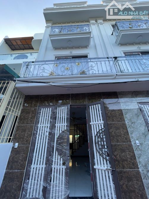 Nhà 4 tầng x 40m2, ô tô đỗ ngõ, gần cầu Mai Lĩnh, 5p ra bến xe Yên Nghĩa, Vành Đai 4