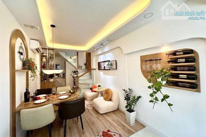 Bán nhà Lê Tự Tài, Phú Nhuận, 20m², nhà đẹp, kinh doanh, 2 Tầng - Giá 4.1 tỷ TL