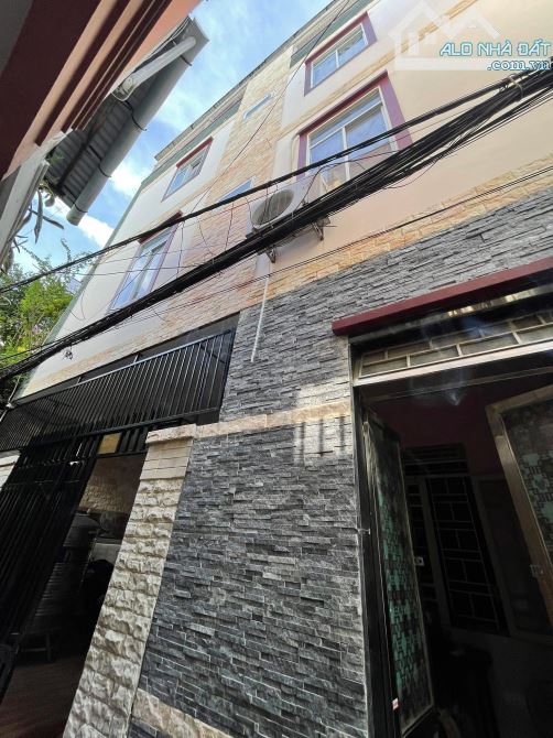 Bán nhà 2.5 tầng kiệt Ông Ích Khiêm thông Nguyễn Tất Thành. Dt 131m2 ngang 9m dthu ổn định