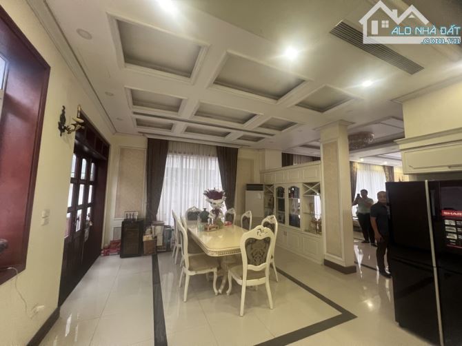 Biệt thự Việt Hưng: 200m 4Tâng hoàn thiện VIP 56 tỷ