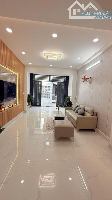 BÁN NHÀ MỚI 3 TẦNG 56M2 ( 4M X 14M) - HẺM XE HƠI - HIỆP THÀNH 46 Q12.
