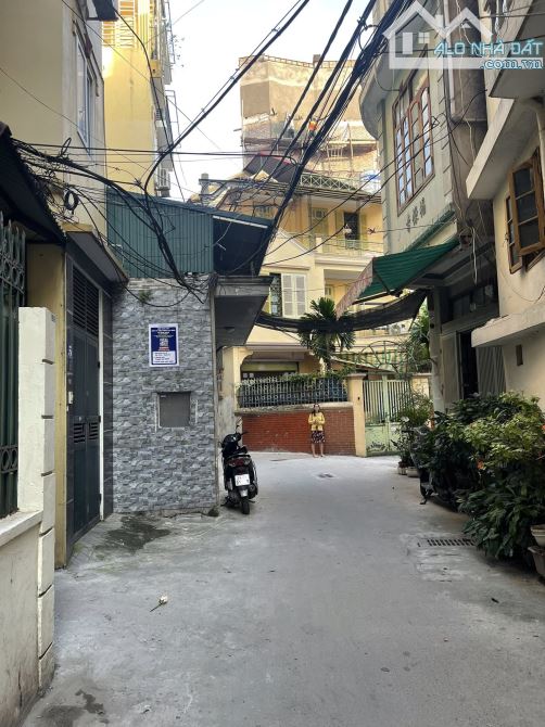 BÁN NHÀ QUAN NHÂN THANH XUÂN 35m 5Tầng Mt 3.5m GIÁ 6.9 TỶ NGÕ THÔNG KINH DOANH.