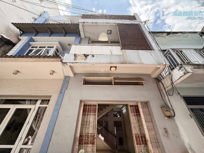 Nhà Nguyễn Kiệm _ P3, Phú Nhuận. DT 70m2. 4 tầng. 4m x 15m nở hậu. Giá 8.85 tỷ.