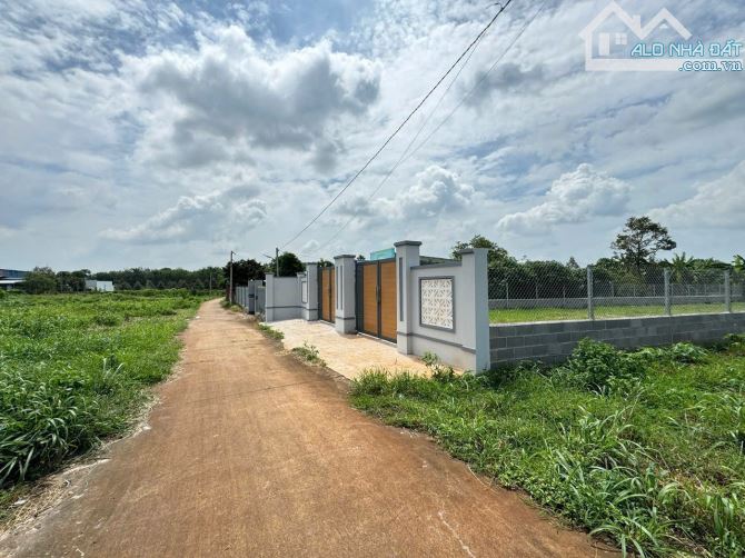 Bán đất thuộc Đá Bạc, Châu Đức với Diện tích: 153m2 hướng Đông Nam,Giá Bán: 1 tỷ 150 triệu