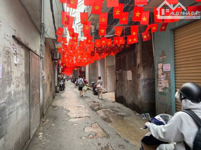 Bán nhà phố Lê Quang Đạo, 35m², 4 tầng, gần phố, ô tô đỗ cổng, nhỉnh 6 tỷ