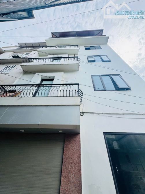 LÔ GÓC – 5 TẦNG, NGÕ THÔNG Ô TÔ – DIỆN TÍCH 62M – VỊ TRÍ CỰC ĐẸP – CHỈ 12,2 TỶ!