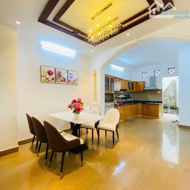 CẦN BÁN GẤP CHỦ ĐI NƯỚC NGOÀI -NHÀ ĐẸP DT 76M2 NGAY SÁT ĐƯỜNG NGUYỄN OANH-TRỆT 3LẦU