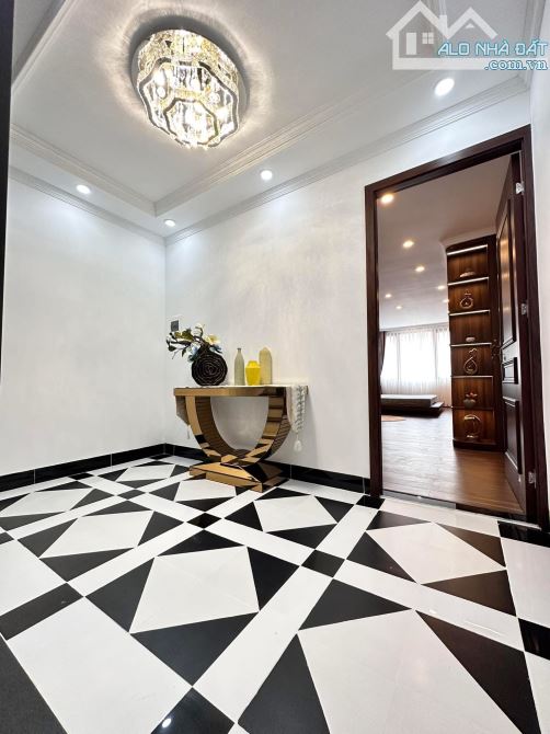 Ngọc Khánh, Ba Đình, 52m² 6T thang máy, nội thất sang xịn, mặt ngõ thông view Lotte