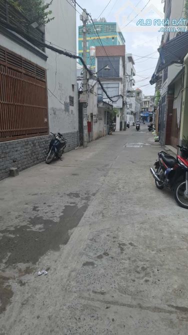 Tân Bình, CMT8, lô góc HXH thông, 62m2, N4.5xD14m, 2 tầng tiện xây mới, 9 tỷ 2