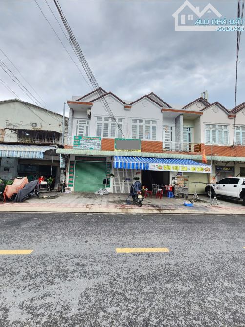 Bán dãy trọ 1T1L 10x30m, đường D10 KDC Thuận Giao p. Thuận Giao, thu 42tr/th