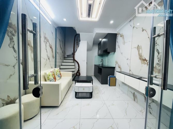 BÁN NHÀ ĐỊNH CÔNG THƯỢNG GẦN PHỐ – 44M² – 4 TẦNG – FULL NỘI THẤT MỚI TINH – GIÁ 8.6 TỶ