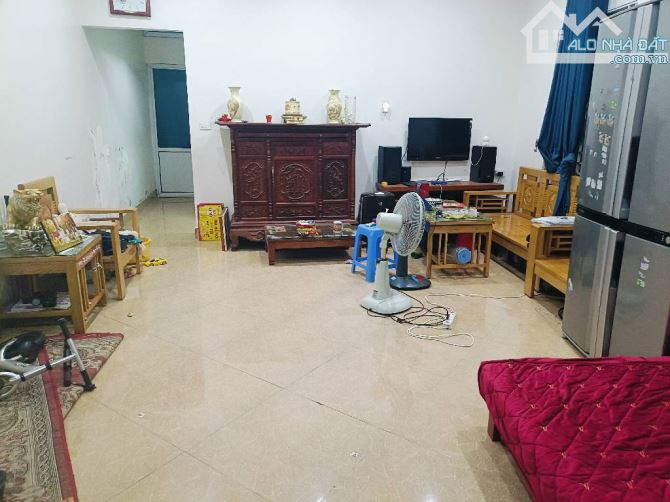 Đa Tốn- Phố Mới 348 -DT56,5m MT4m– Ô TÔ VÀO – BÁN ĐẤT TẶNG NHÀ CẤP 4