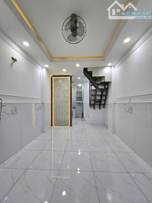 NHÀ ĐẸP Q.8 DƯƠNG BÁ TRẠC _ 2 TẦNG Ở NGAY CHỈ NHỈNH 3 TỶ