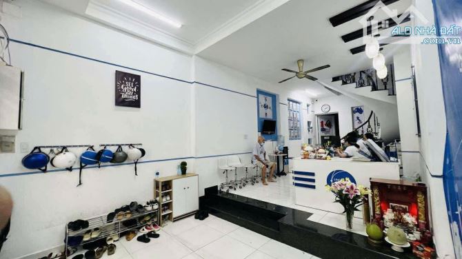 NHÀ HƠN 60M2 - QUẬN 1 - CỐNG QUỲNH - SÁT MẶT TIỀN - 5PN, 5WC CHỈ NHINH 19TY