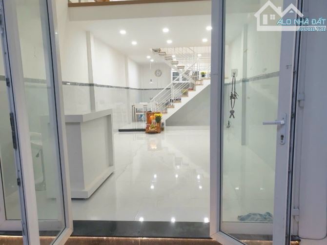 BÁN GẤP NHÀ HẺM XE HƠI ĐỖ CỬA LÊ TRỌNG TẤN , 62m2 , 2 Tầng , Thoáng Mát , Giá nhỉnh 5tỷ .