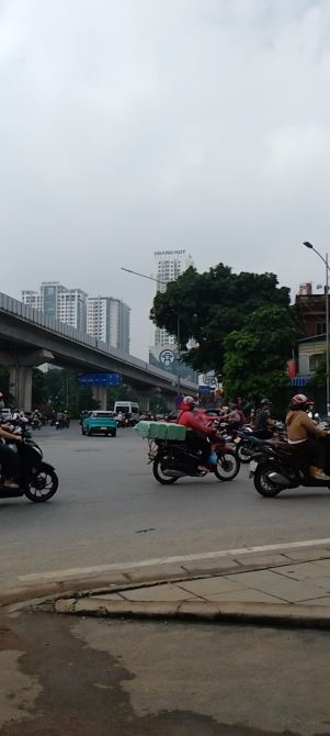 Cho thuê nhà mặt phố Nguyễn Trãi, nguyên căn 4T, kinh doanh mọi mô hìnhh m