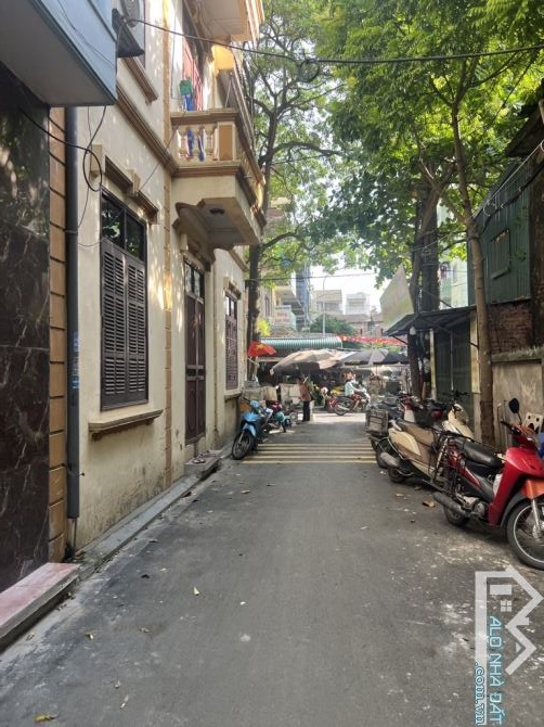 NHÀ MỚI TINH SÀI ĐỒNG - Ô TÔ ĐỖ CỬA - CÓ BAN CÔNG MỖI PHÒNG - SỔ ĐỎ SẴN SÀNG!