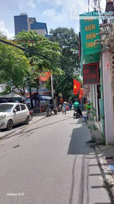 Bán nhà mặt ngõ  phú diễn, 50m2 ô tô tránh, kinh doanh sầm uất • nhà xây chắc chắn.