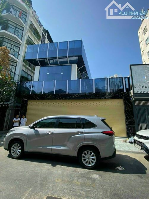 MẶT TIỀN NGANG KHỦNG 10M - 21 Thạch Thị Thanh, P.Tân Định | DT: 10X 18m | 2 Tầng |