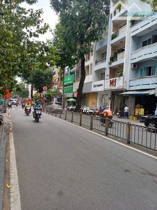 Siêu vip MT đường Trần Quang Khải,Quận1,DT 5,5mx20m,K/C 5tầng,HĐT 75tr/th Giá chỉ 31 tỷ TL