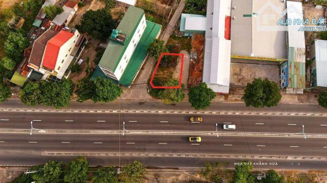 bán lô góc 2 mặt tiền ngang 13m Nguyễn Tất Thành Phước Đồng Nha Trang
