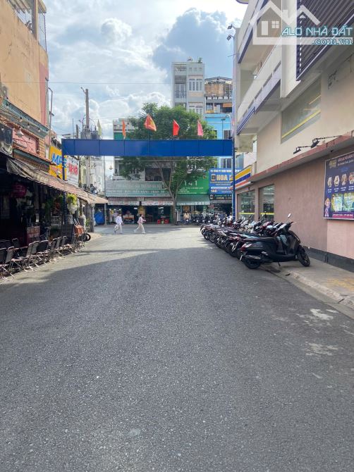 Hẻm Vip Q.10 134 Thành Thái , Q.10 - DT chuẩn 4.2 x 16.5m - 2 lầu - giá 20 tỷ