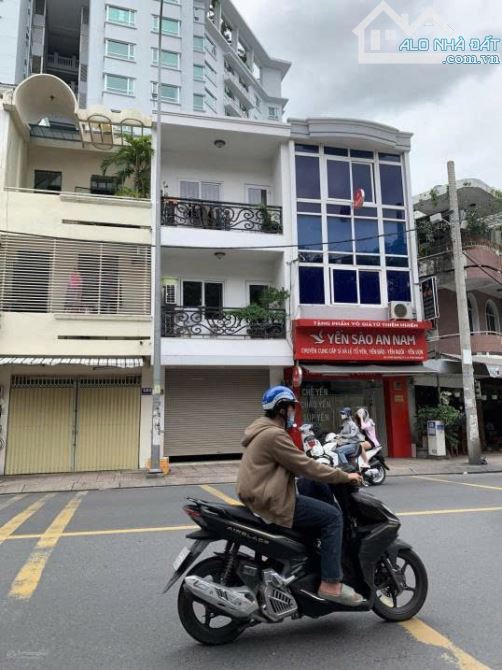 Ngộp Bank! Bán nhà mặt tiền Võ Thị Sáu, quận 1, DT 6.5x18m, 4 tầng,HDT 120 triệu  Giá 27tỷ