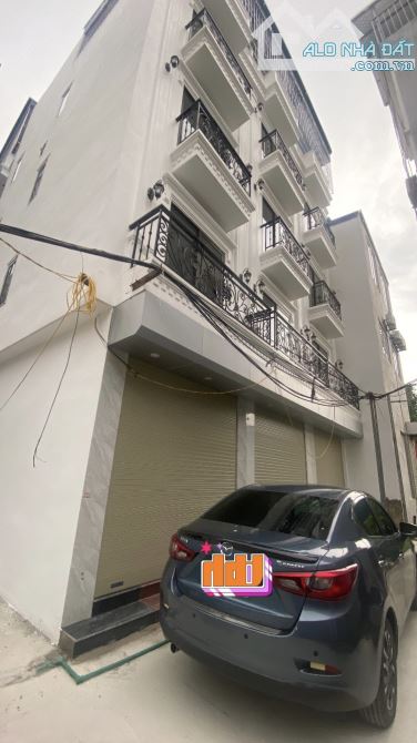 Bán nhà 5 tầng Bát Khối gần cầu Thanh Trì 5.9 tỷ