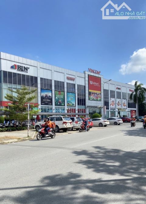 NHÀ SIÊU ĐẸP KỀ KDC NAM LONG, 3 tầng dt sàn 120m2. Nhỉnh 5 tỷ.
