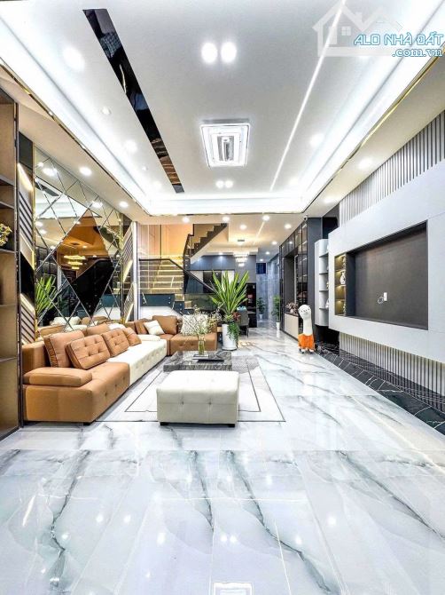 Bán nhà Trương Định, Hai Bà Trưng, 35m, 4 tầng, 10 tỷ, ô tô tránh
