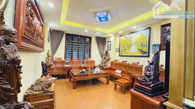 Mặt phố Nguyễn Văn Trỗi sầm uất cạnh Làng việt kiều Châu Âu 40m2 chỉ 9.x tỷ.
