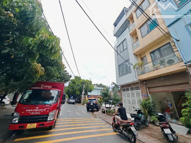 BÁN NHÀ 5 TẦNG – PHỐ ĐÔNG THẮNG – ĐƯỜNG 9M