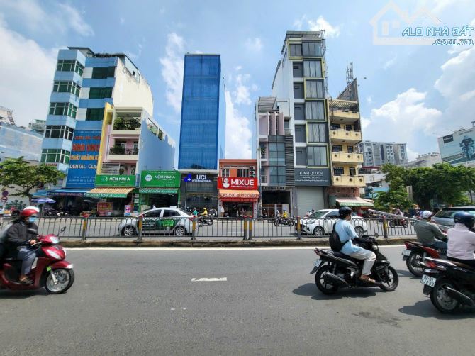 Bán nhà CM Tháng Tám, P15, Q10 88m2 - 4mx21,8m 5 tầng - kinh doanh. Giá chỉ 28 tỷ