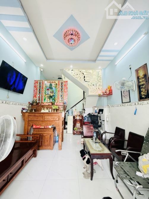 Bán nhà Cống Lỡ, 1 Sẹt Hẻm 8m, 53m2, 3 Phòng Ngủ, 5 Tỷ x