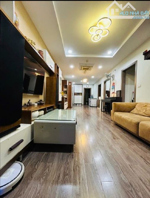 Bán căn hộ tòa chung cư Helios Tam Trinh - DT 92 m2 x 3 PN