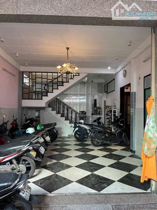 Bán Tòa Căn hộ Ông Ích Khiêm, 132 m2, 6 tỷ x, Đà Nẵng